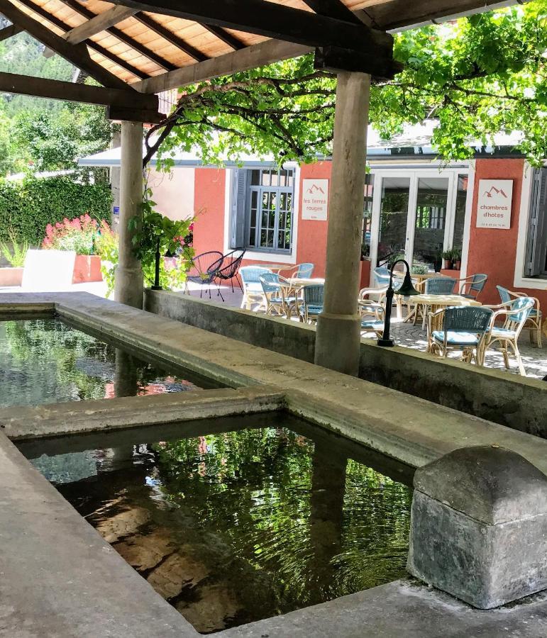 Les Terres Rouges 06 Bed & Breakfast Guillaumes Exterior photo