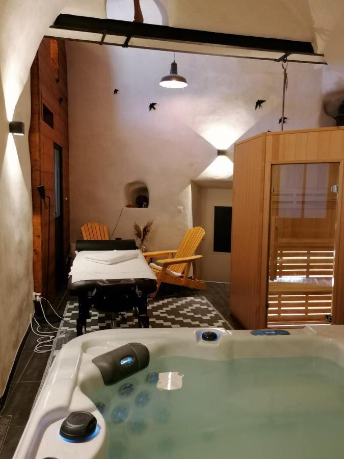 Les Terres Rouges 06 Bed & Breakfast Guillaumes Exterior photo